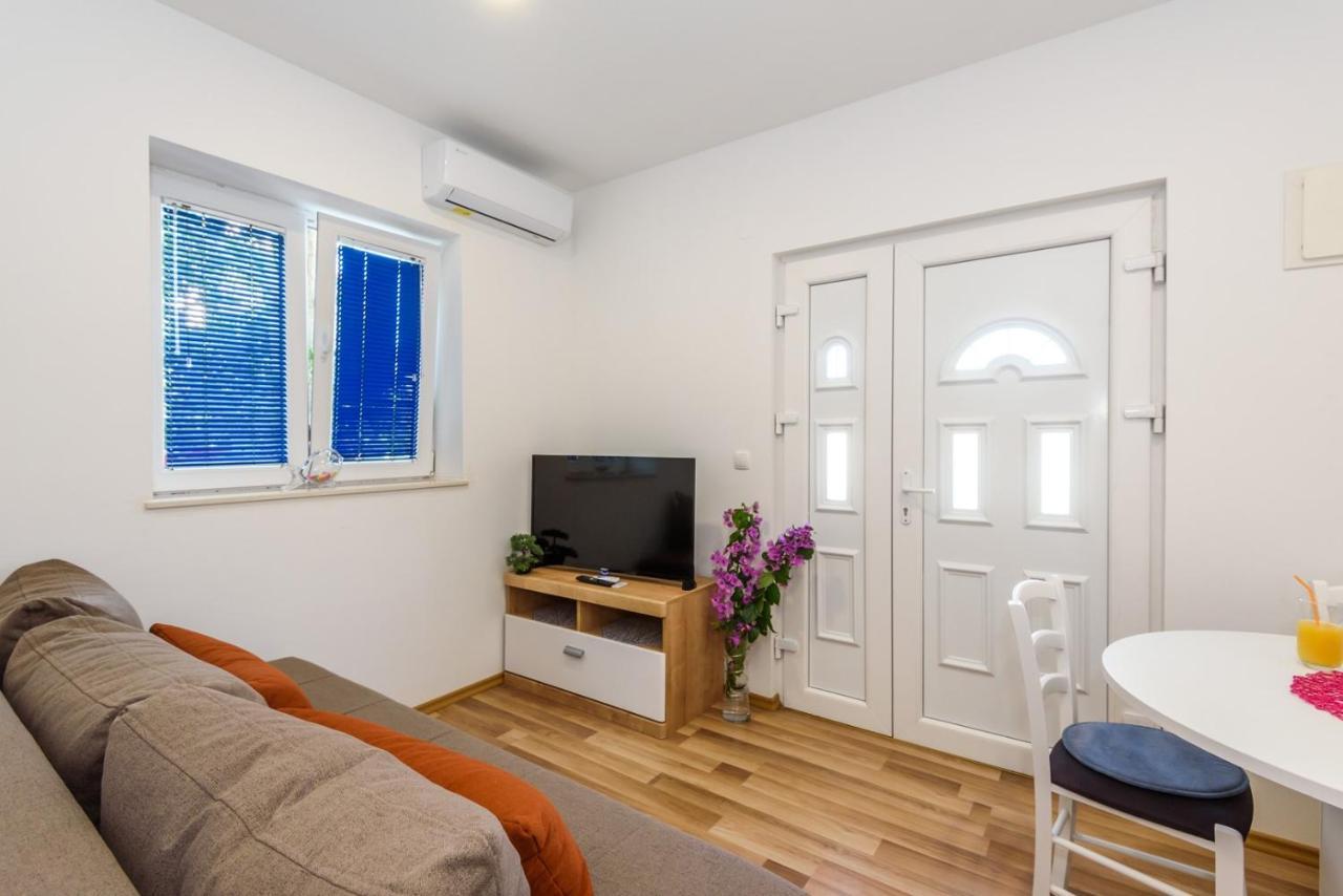 Apartment Dego Near Ploce, Riverfront, Parking Rogotin Exteriör bild