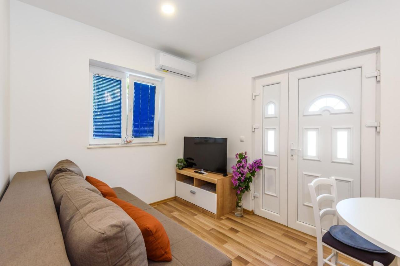 Apartment Dego Near Ploce, Riverfront, Parking Rogotin Exteriör bild