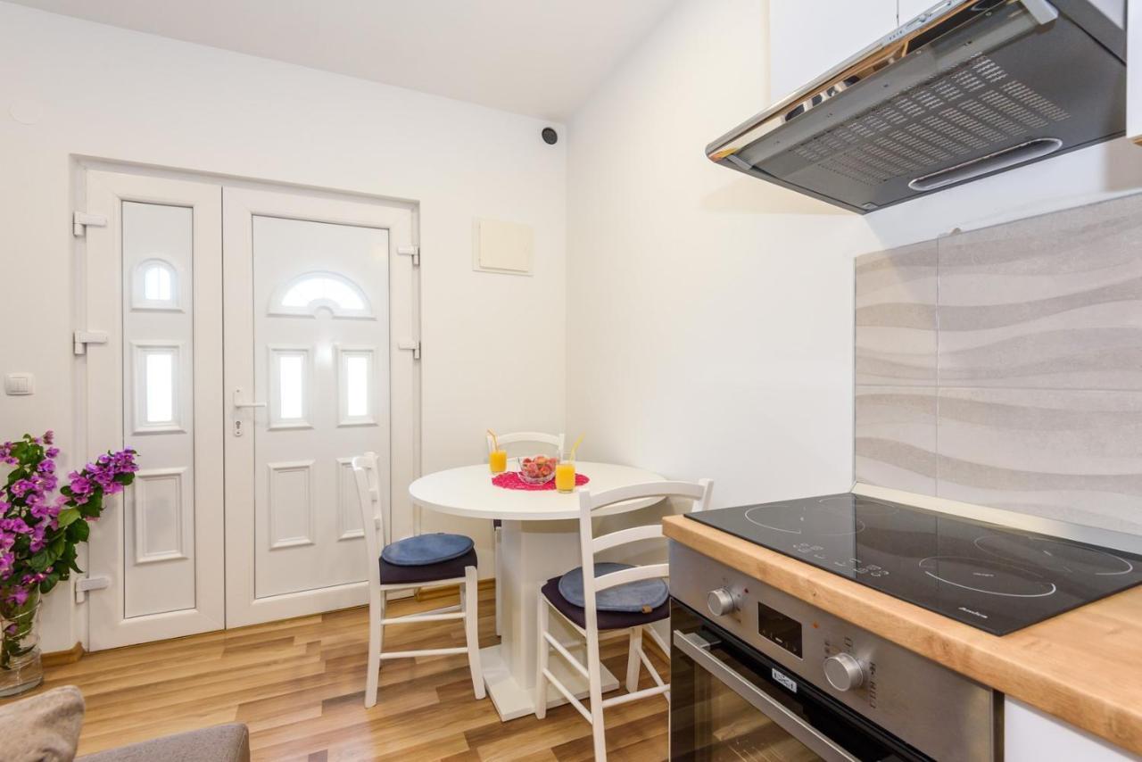 Apartment Dego Near Ploce, Riverfront, Parking Rogotin Exteriör bild
