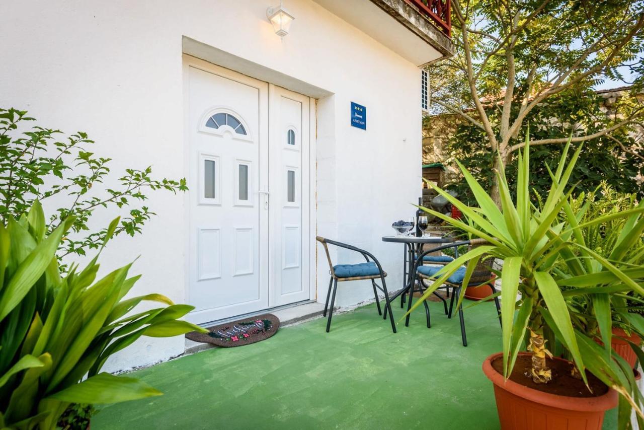 Apartment Dego Near Ploce, Riverfront, Parking Rogotin Exteriör bild